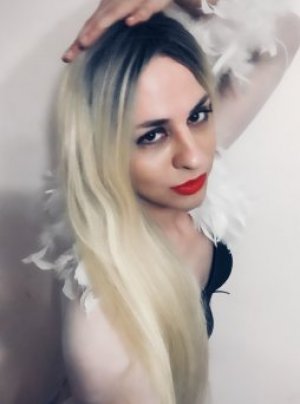 Транссексуалка Валерия